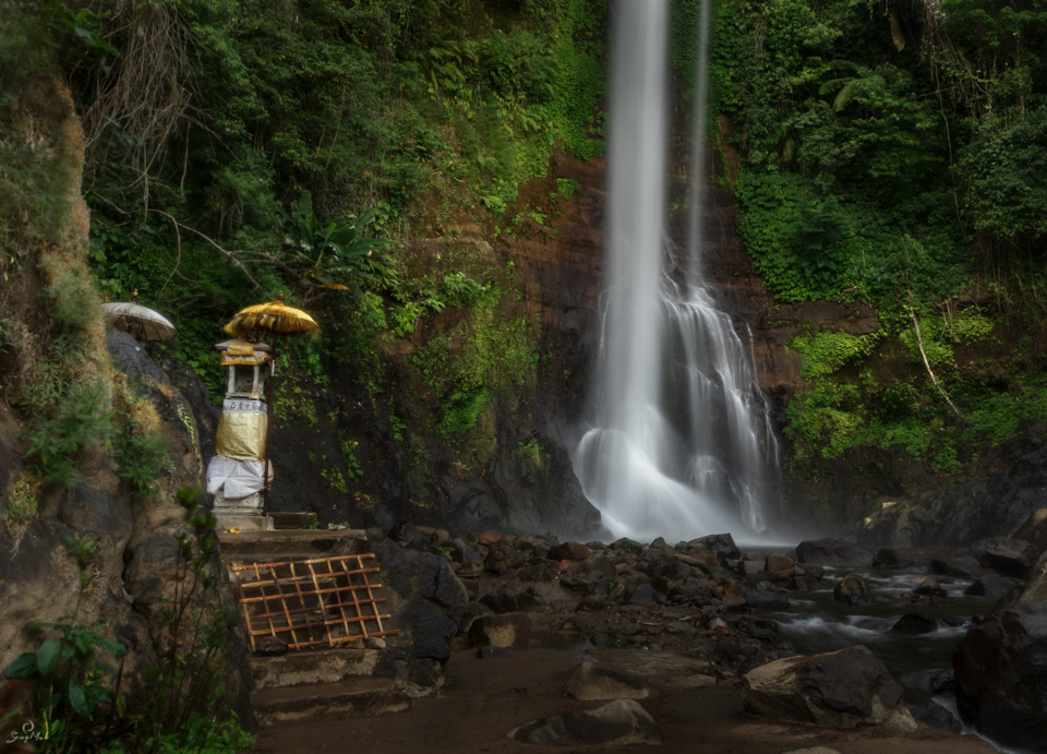 Git Git Waterfall, Bali